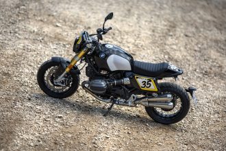 BMW Motorrad presents The Tracker accessories package for the BMW R 12 nineT