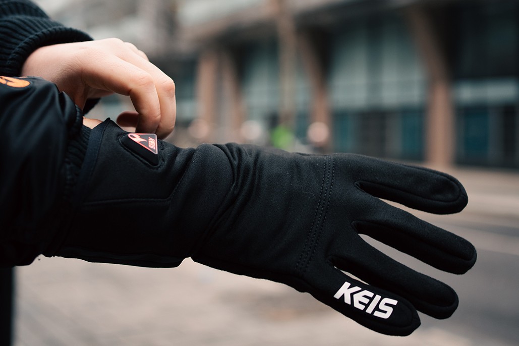 New Heated Inner Gloves from KEIS New Heated Inner Gloves from KEIS
