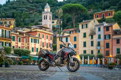 Ducati Multistrada V4 S Grand Tour: Full-Optional Travel